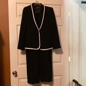 Super nice professional two piece suit -excellent condition!